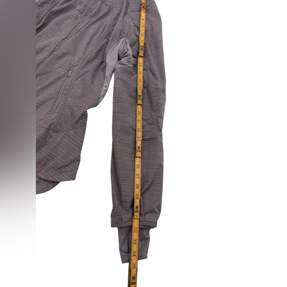 Lululemon Run Make a Break Jacket Grey Size 10/12 - Picture 7 of 7